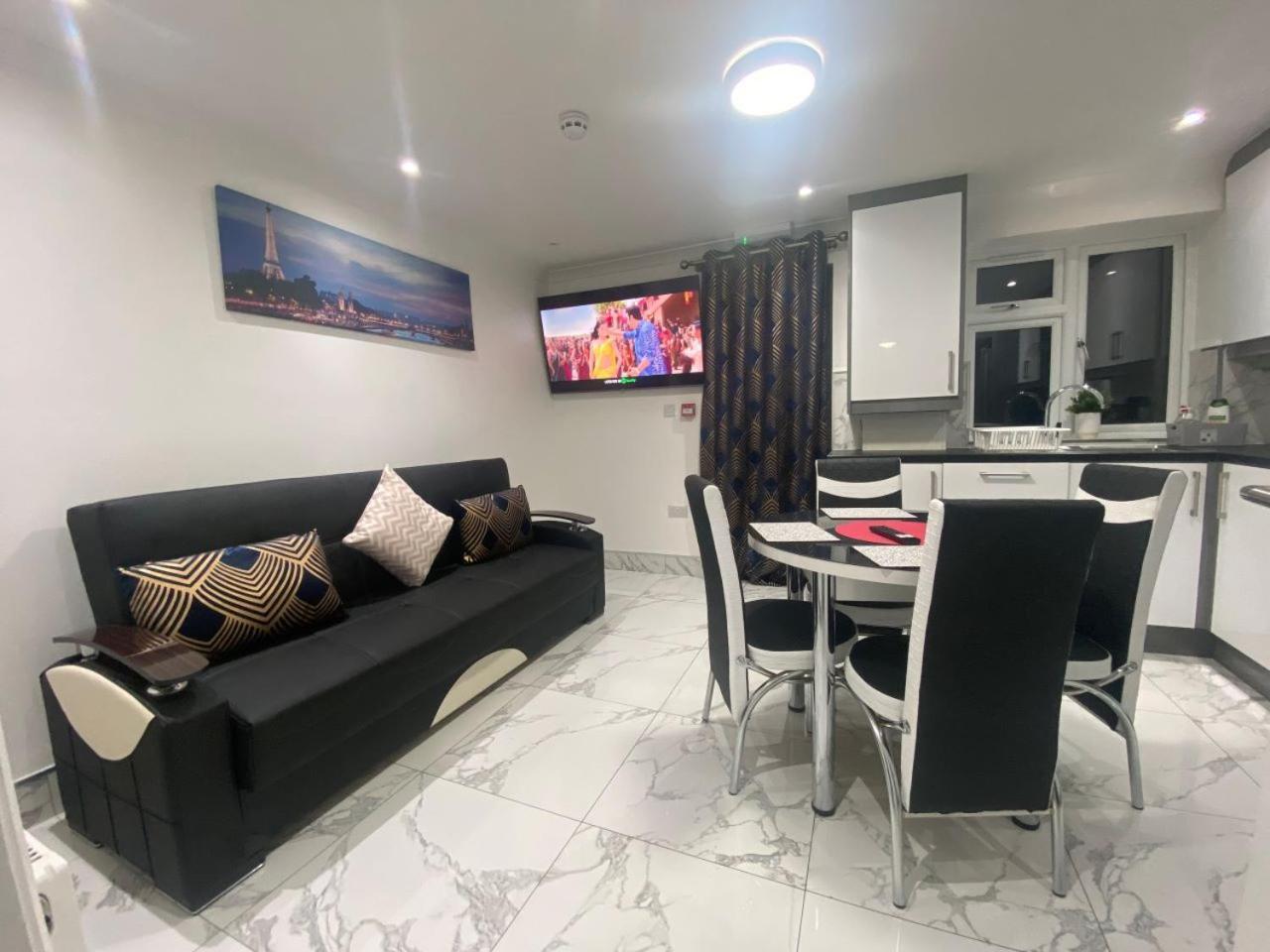 The Royal Boutique Oxford Lodge By London Sleep 6 Hayes  Exteriör bild