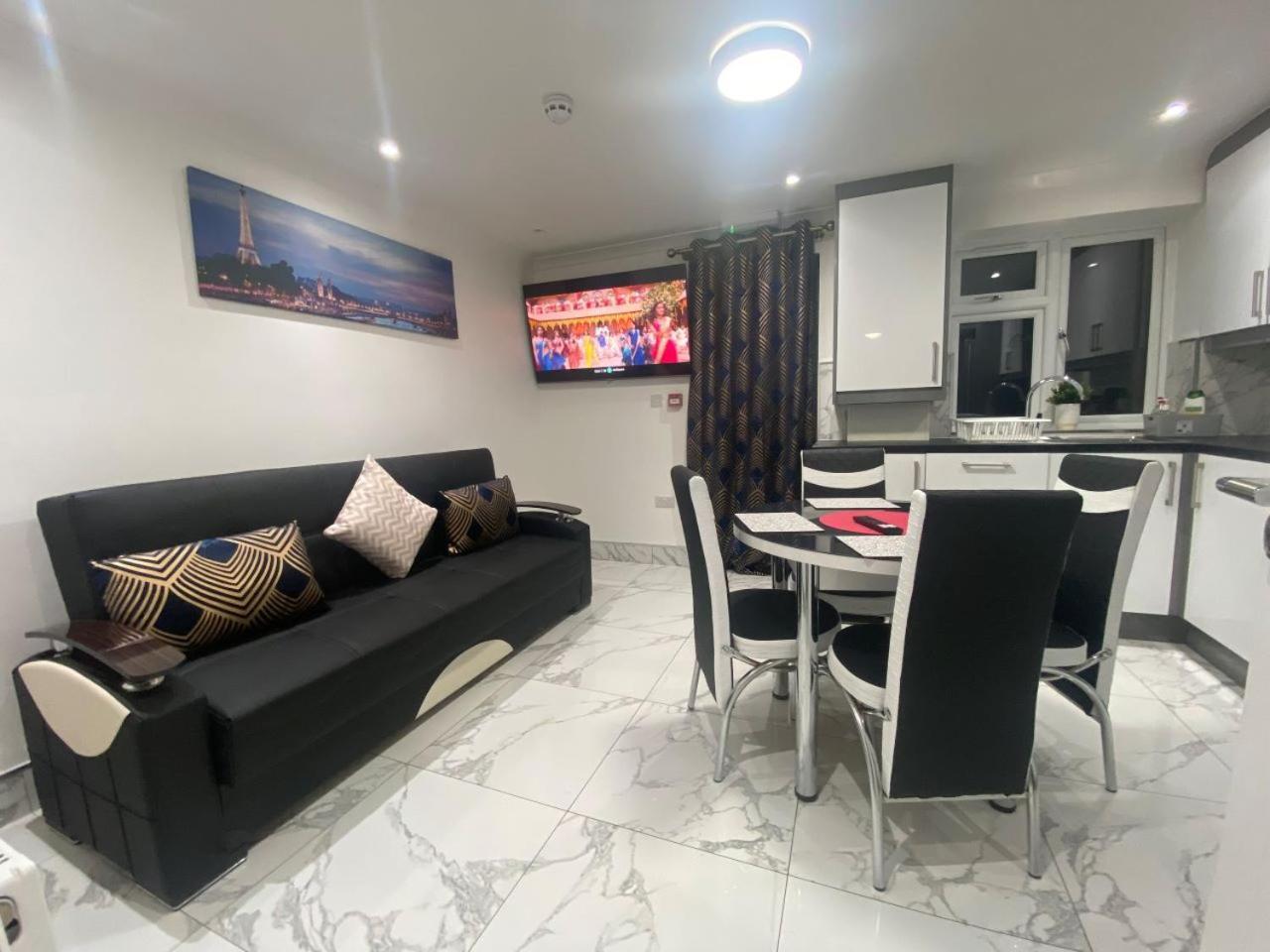 The Royal Boutique Oxford Lodge By London Sleep 6 Hayes  Exteriör bild