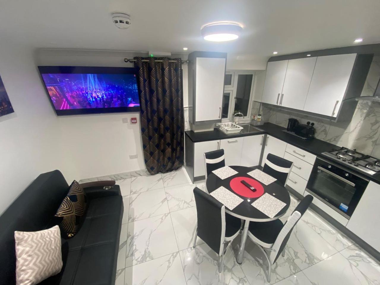 The Royal Boutique Oxford Lodge By London Sleep 6 Hayes  Exteriör bild