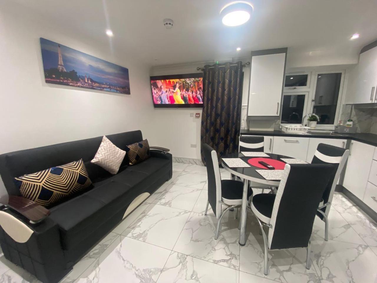 The Royal Boutique Oxford Lodge By London Sleep 6 Hayes  Exteriör bild
